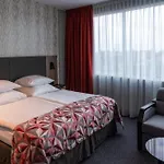 Hp Park Plaza Otel 4*