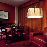 Hp Park Plaza