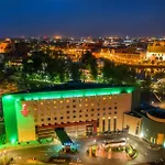 Hp Park Plaza Otel 4*