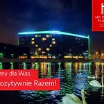 Hp Park Plaza Otel 4*
