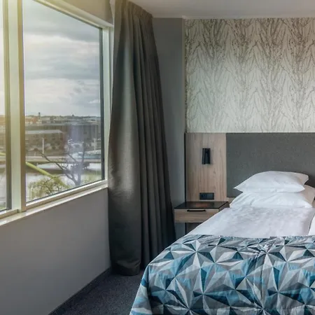 Hotell Hp Park Plaza 4*