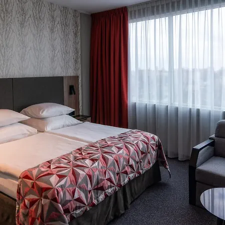 Hp Park Plaza Hotel 4*