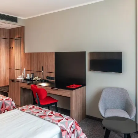 Hp Park Plaza Hotel