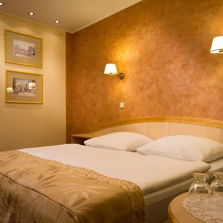 Hp Park Plaza Hotell