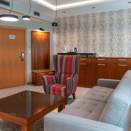Hp Park Plaza 4*