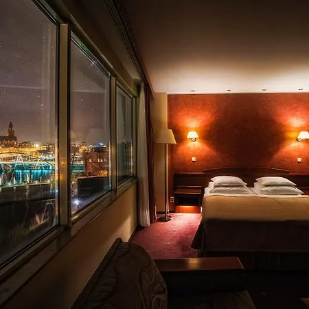 Hp Park Plaza Hotell 4*