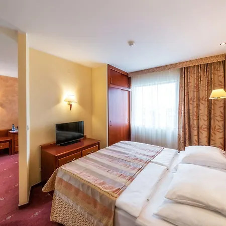 Hp Park Plaza 4*