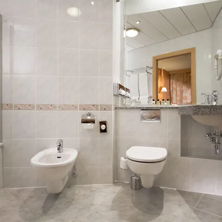 Hp Park Plaza Hotel 4*