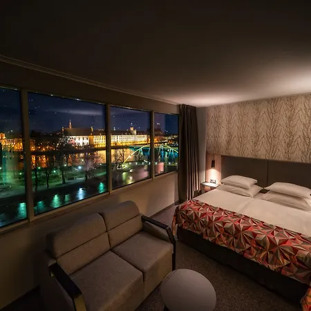 Hotel Hp Park Plaza