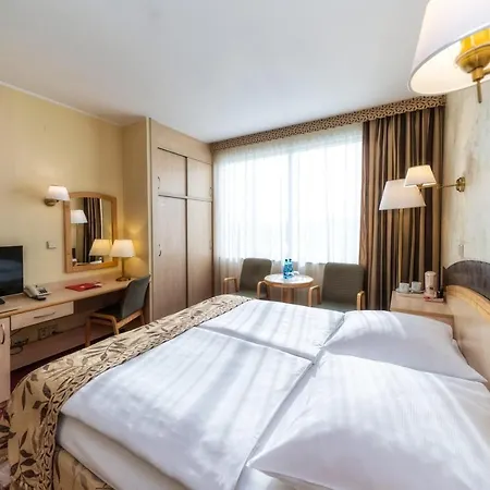 Ξενοδοχείο Hp Park Plaza 4*