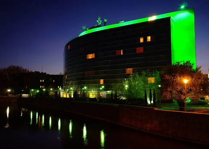 فندق Hp Park Plaza 4*